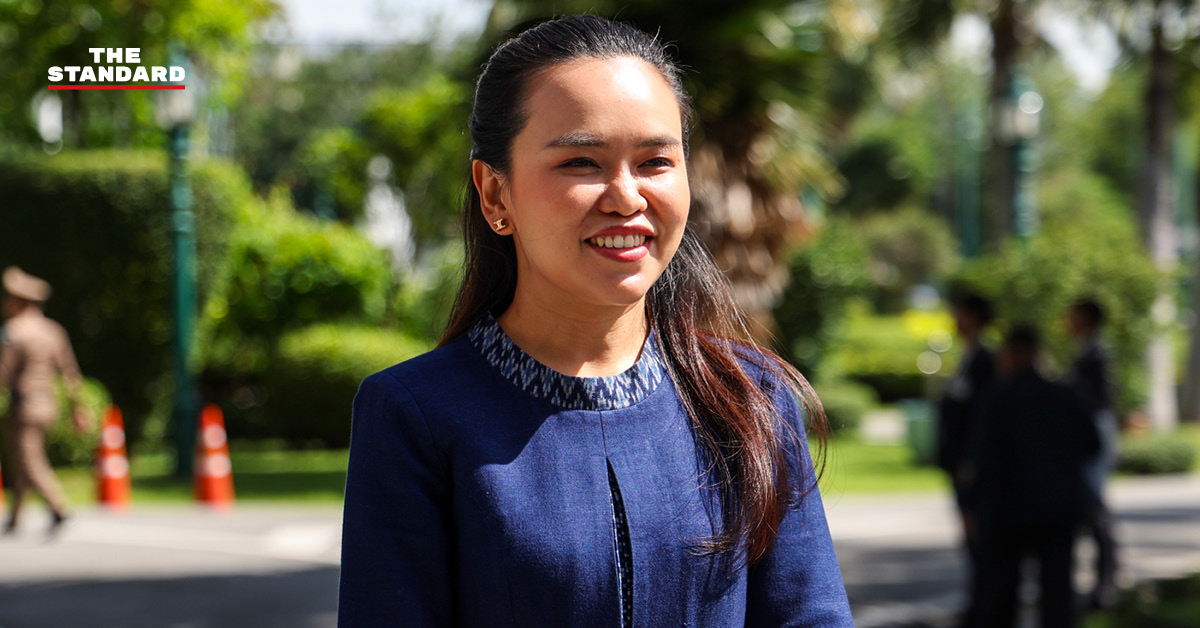 ภาพประกอบข่าวการแต่งตั้ง ไตรศุลี ไตรสรณกุล เป็นเลขาธิการนายกรัฐมนตรี และ ลลิดา เพริศวิวัฒนา เป็นรองโฆษกฯ