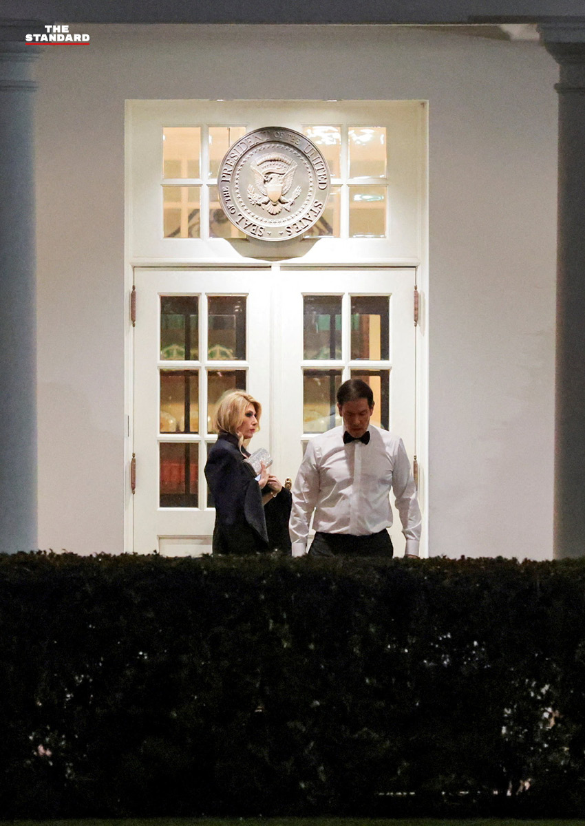 หน่วยอารักขาคุ้มกันประธานาธิบดีโดนัลด์ ทรัมป์ ขณะอพยพออกจากงานเลี้ยงทำเนียบขาว หลังเกิดเสียงคล้ายปืนดัง 3