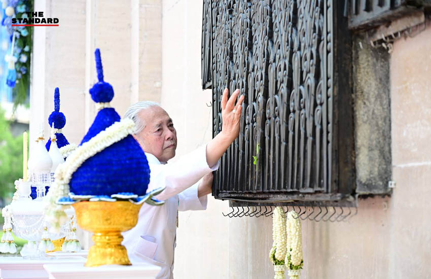 ภาพพิธีบวงสรวงเตรียมจัดงานครบรอบ 100 ปี สวรรคต ร.6 และ 100 ปี สวนลุมพินี โดยมี ชัชชาติ สิทธิพันธุ์ และ ยุพา ทวีวัฒนะกิจบวร ร่วมเป็นประธาน 3