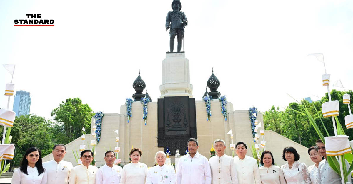 ภาพพิธีบวงสรวงเตรียมจัดงานครบรอบ 100 ปี สวรรคต ร.6 และ 100 ปี สวนลุมพินี โดยมี ชัชชาติ สิทธิพันธุ์ และ ยุพา ทวีวัฒนะกิจบวร ร่วมเป็นประธาน