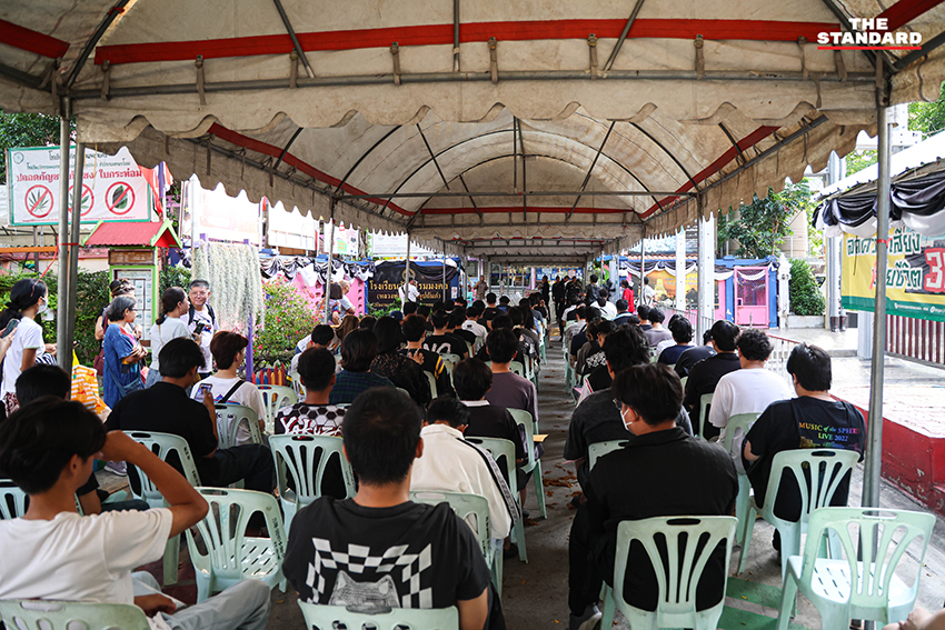 วิโรจน์ ลักขณาอดิศร ลงพื้นที่สังเกตการณ์การเกณฑ์ทหาร พร้อมทวงถามนโยบายทหารอาสา 10