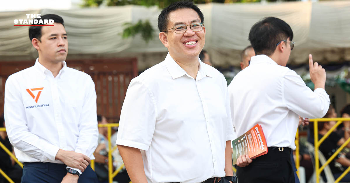 วิโรจน์ ลักขณาอดิศร ลงพื้นที่สังเกตการณ์การเกณฑ์ทหาร พร้อมทวงถามนโยบายทหารอาสา