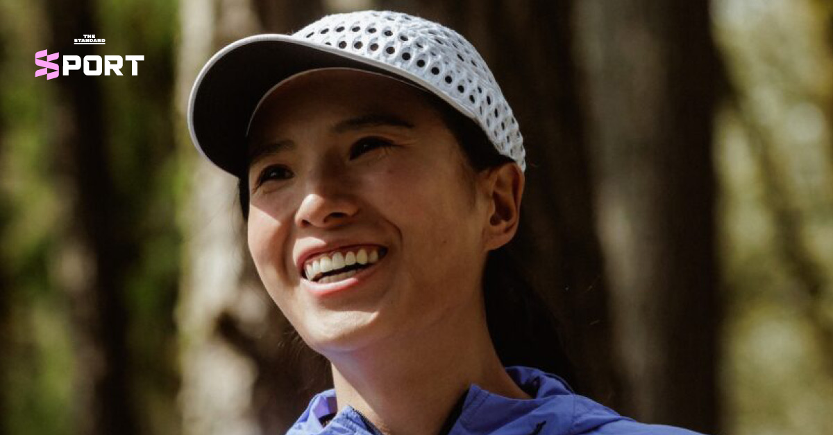 เหยา เหมียว ยอดนักวิ่งเทรลหญิง ถ่ายภาพในชุดวิ่ง Nike ACG บนเส้นทางธรรมชาติ