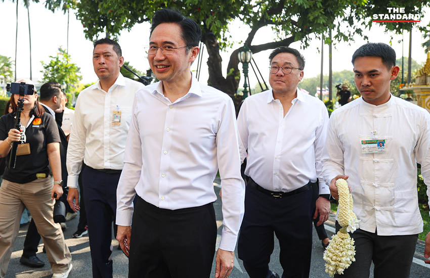 ยศชนัน พร้อมคณะรัฐมนตรีพรรคเพื่อไทยสักการะสิ่งศักดิ์สิทธิ์ทำเนียบรัฐบาลก่อนเข้าทำงาน 5