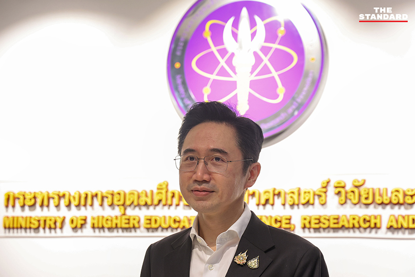 ศาสตราจารย์ ดร.ยศชนันท์ วงศ์สวัสดิ์ รัฐมนตรีว่าการกระทรวง อว. เข้าปฏิบัติหน้าที่วันแรก 2