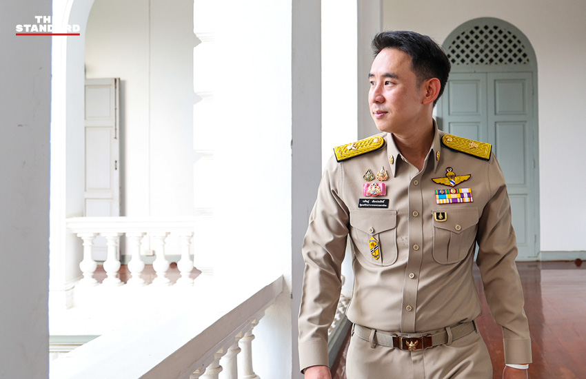 ภาพถ่าย 3 รัฐมนตรีช่วยว่าการกระทรวงมหาดไทย พลพีร์ สุวรรณฉวี, เจเศรษฐ์ ไทยเศรษฐ์ และวรศิษฎ์ เลียงประสิทธิ์ 11