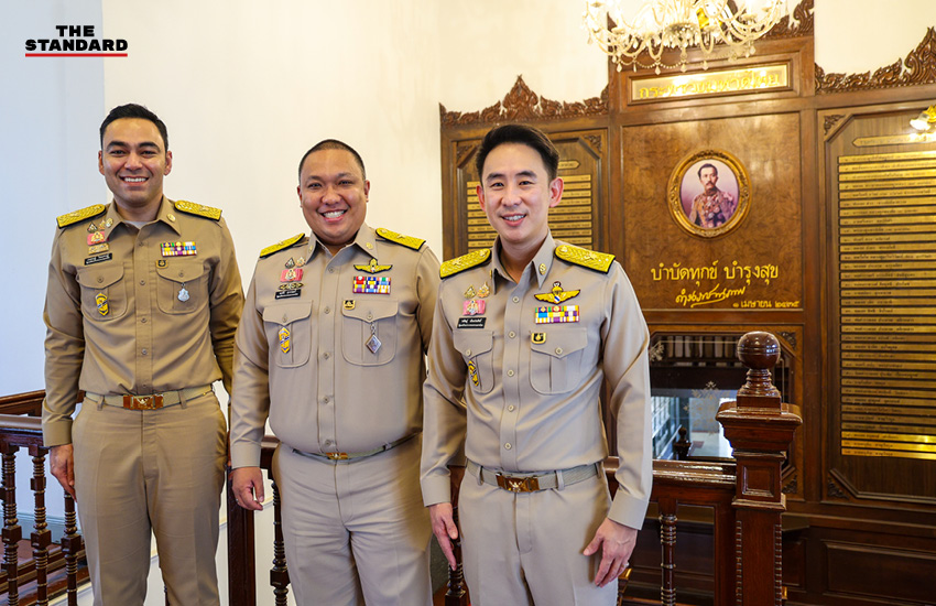 ภาพถ่าย 3 รัฐมนตรีช่วยว่าการกระทรวงมหาดไทย พลพีร์ สุวรรณฉวี, เจเศรษฐ์ ไทยเศรษฐ์ และวรศิษฎ์ เลียงประสิทธิ์ 15