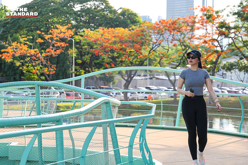 เปิดแล้ว ‘สะพานเขียว’ โฉมใหม่ เชื่อมสวนลุมฯ-สวนเบญฯ วิ่งเพลิน เดินยาวกว่าที่เคย