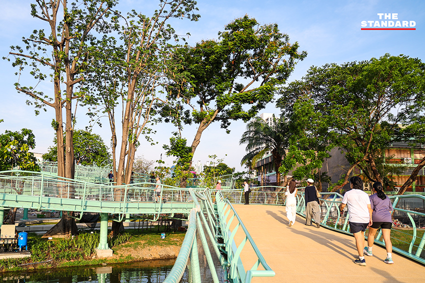 เปิดแล้ว ‘สะพานเขียว’ โฉมใหม่ เชื่อมสวนลุมฯ-สวนเบญฯ วิ่งเพลิน เดินยาวกว่าที่เคย