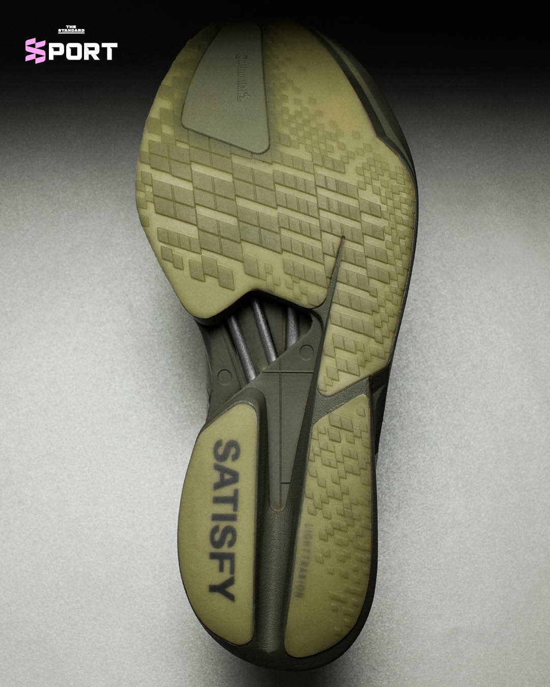 ภาพรองเท้าวิ่ง adidas x SATISFY รุ่น ADIZERO ADIOS PRO 4 ที่เปิดตัวในคอลเลกชันลิมิเต็ด 11