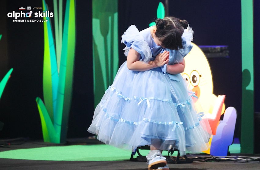 น้องเกล แอบิเกล รังษีสิงห์พิพัฒน์ และคุณแม่ชมพู่ อารยา อัลเบอร์ต้า ฮาร์เก็ต ในงาน Alpha Skills Summit 2026 19