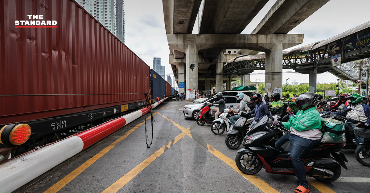 สภาพการจราจรบริเวณจุดตัดรถไฟอโศก-ดินแดง หลังเหตุรถไฟชนรถเมล์ 1 วัน