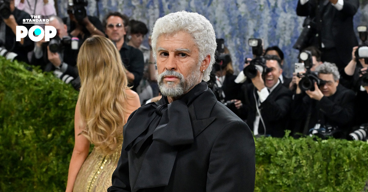 Bad Bunny ใน ลุคชายชรา สวมชุดสั่งตัดพิเศษจาก Zara เดินพรมแดง งาน Met Gala 2026