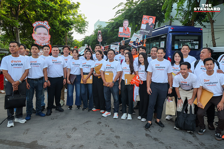 บรรยากาศการรับสมัครเลือกตั้งผู้ว่าฯ กทม. และ ส.ก. วันแรก 15