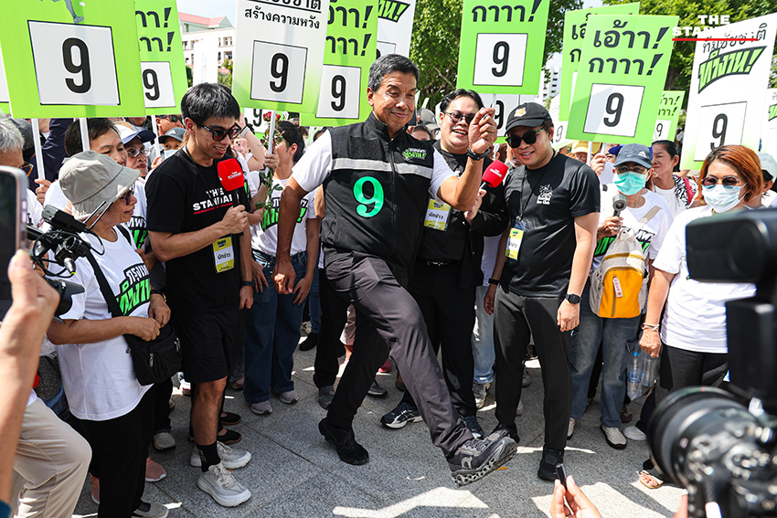ภาพบรรยากาศการรับสมัครผู้ว่าฯ กทม. วันแรก ที่อาคารไอราวัตพัฒนา ศาลาว่าการกรุงเทพมหานคร 2 ดินแดง 1