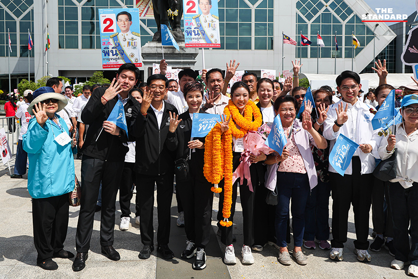 ภาพบรรยากาศการรับสมัครผู้ว่าฯ กทม. วันแรก ที่อาคารไอราวัตพัฒนา ศาลาว่าการกรุงเทพมหานคร 2 ดินแดง 13