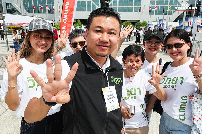 ภาพบรรยากาศการรับสมัครผู้ว่าฯ กทม. วันแรก ที่อาคารไอราวัตพัฒนา ศาลาว่าการกรุงเทพมหานคร 2 ดินแดง 14