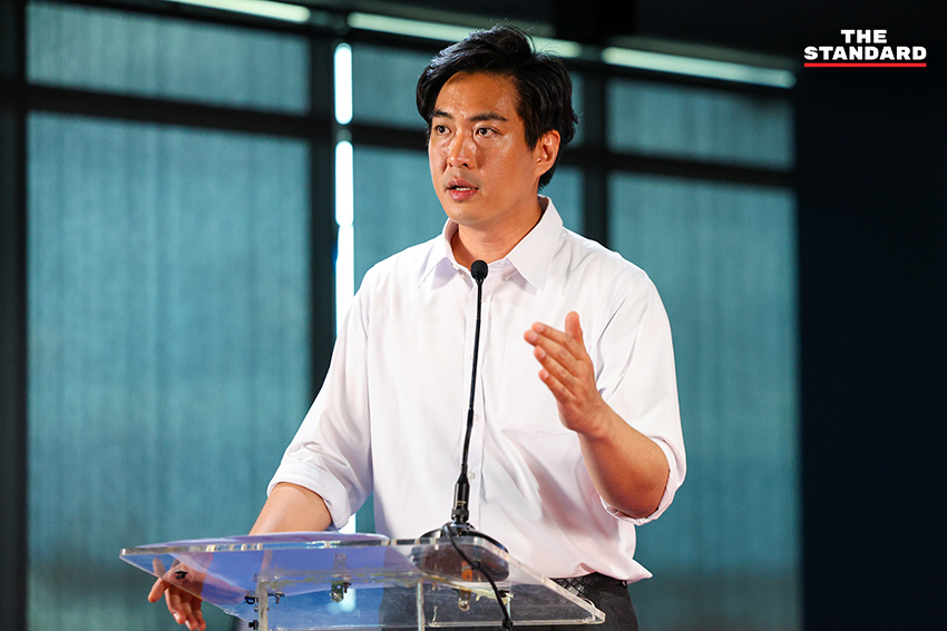 ชัยวัฒน์ สถาวรวิจิตร แถลงข่าวเปิดตัวระบบ ‘Bangkok Red Flag AI’ สำหรับจับโกงและสืบทุจริตในกรุงเทพฯ 6