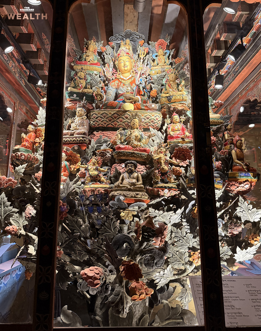 ทิวทัศน์อันงดงามของวัดทักซัง (วัดถ้ำเสือ) ในภูฏาน ตั้งตระหง่านอยู่บนหน้าผาสูง 10
