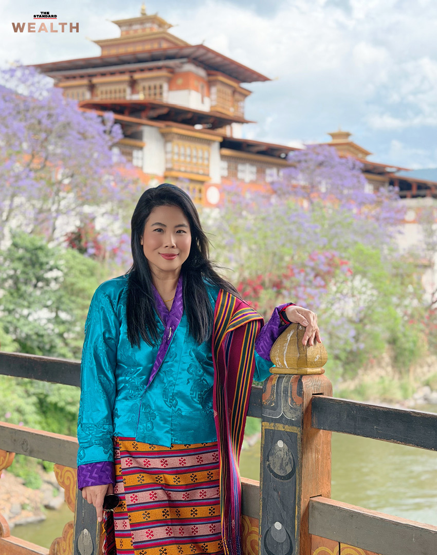 ทิวทัศน์อันงดงามของวัดทักซัง (วัดถ้ำเสือ) ในภูฏาน ตั้งตระหง่านอยู่บนหน้าผาสูง 7
