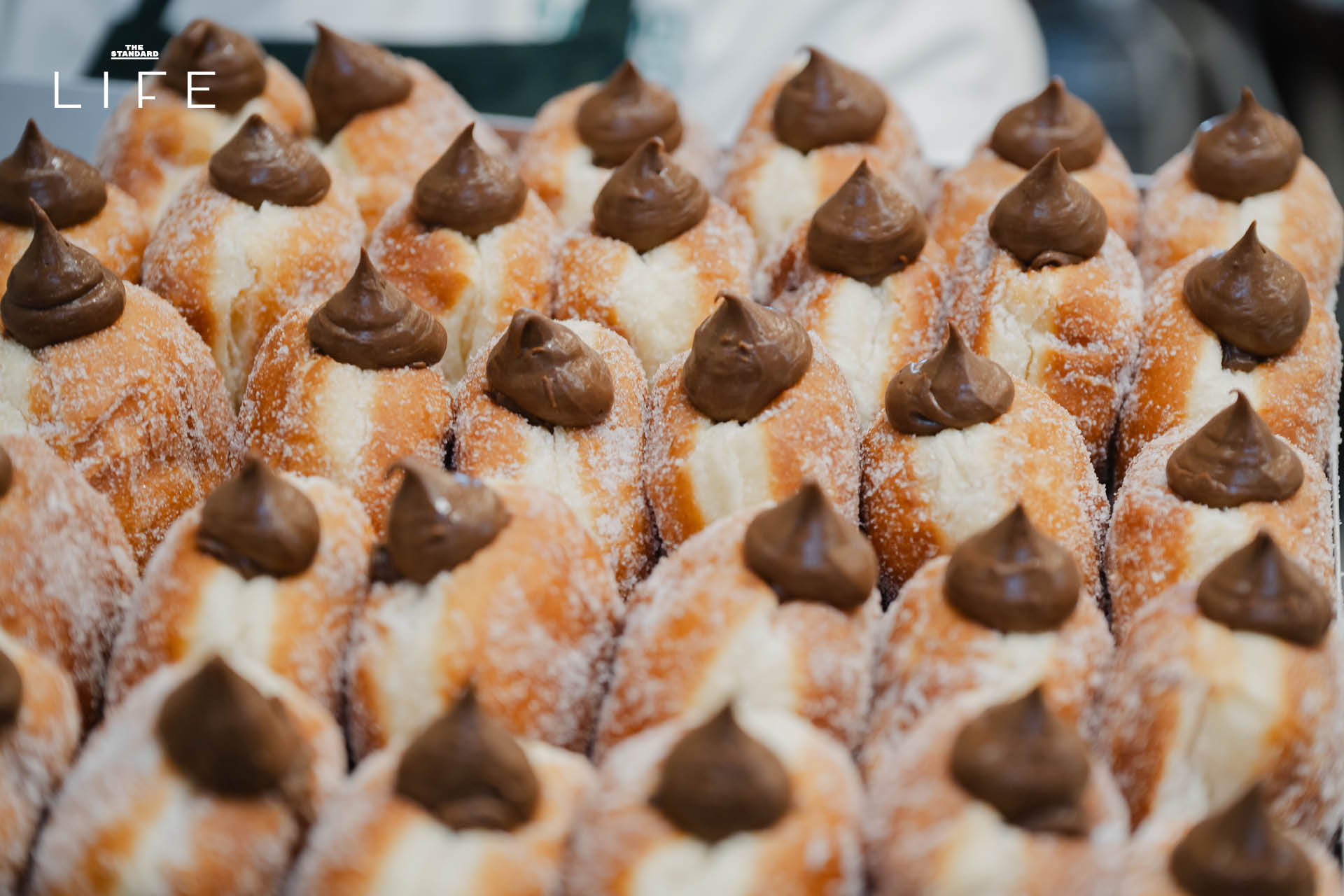 ภาพโดนัท Crème Brûlée ของ Bread Ahead 2