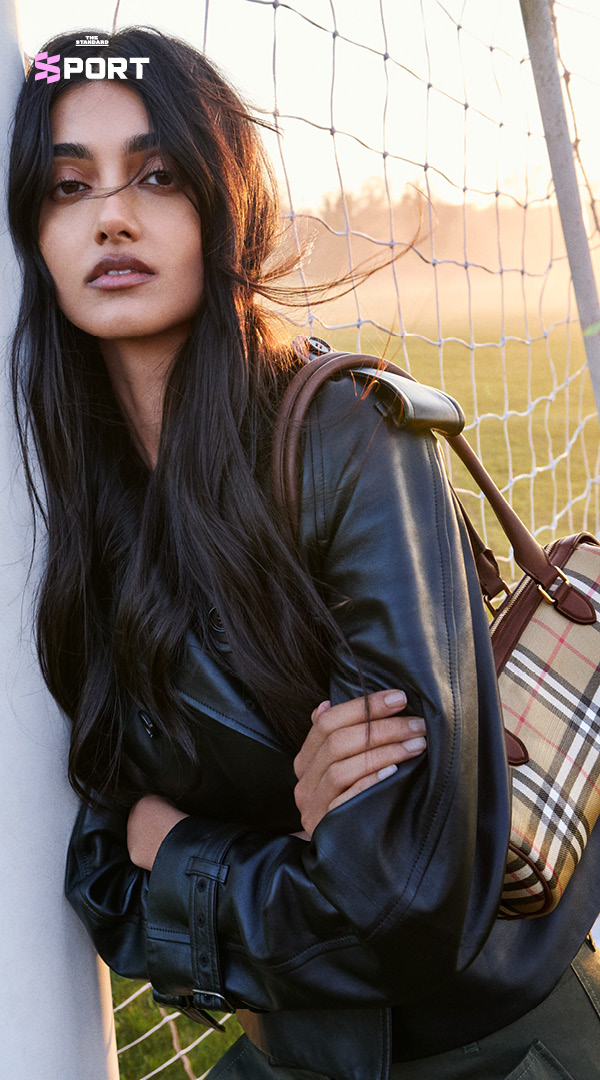 ภาพโปรโมตแคมเปญ ‘A Good Sport’ ของ Burberry ที่มีนักฟุตบอลและคนดังร่วมถ่ายทอดวัฒนธรรมแฟนบอล 8