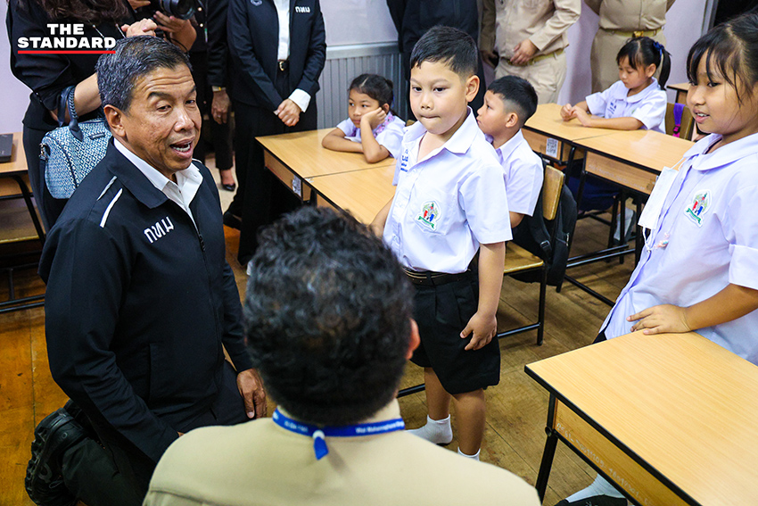ชัชชาติ สิทธิพันธุ์ ผู้ว่าฯ กทม. ปฏิบัติภารกิจวันสุดท้ายก่อนยื่นลาออก มีผล 17.00 น. 9