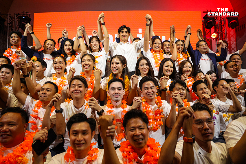 ชัยวัฒน์ สถาวรวิจิตร แคนดิเดตผู้ว่าฯ กทม. พรรคประชาชน แถลงวิสัยทัศน์พร้อมทีมงาน 14