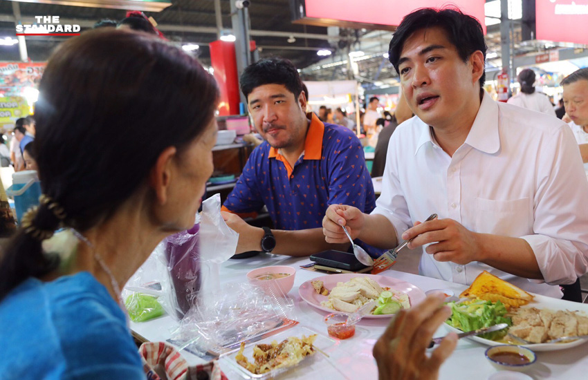 ชัยวัฒน์ สถาวรวิจิตร หาเสียงที่ย่านบางรัก พบปะผู้ค้าและประชาชน 3