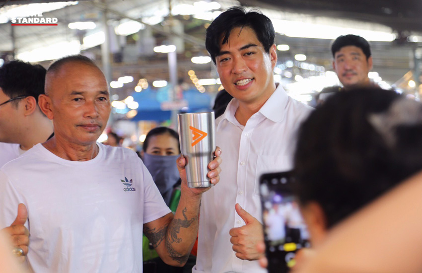 ชัยวัฒน์ สถาวรวิจิตร หาเสียงที่ย่านบางรัก พบปะผู้ค้าและประชาชน 4