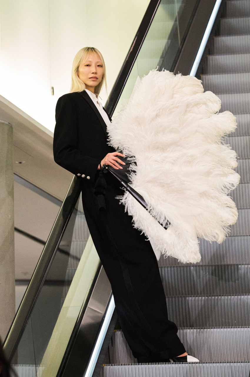 นางแบบสวมชุดจากคอลเล็กชัน CHANEL Métiers d'art 2026 ในงานแฟชั่นโชว์ที่กรุงโซล 6