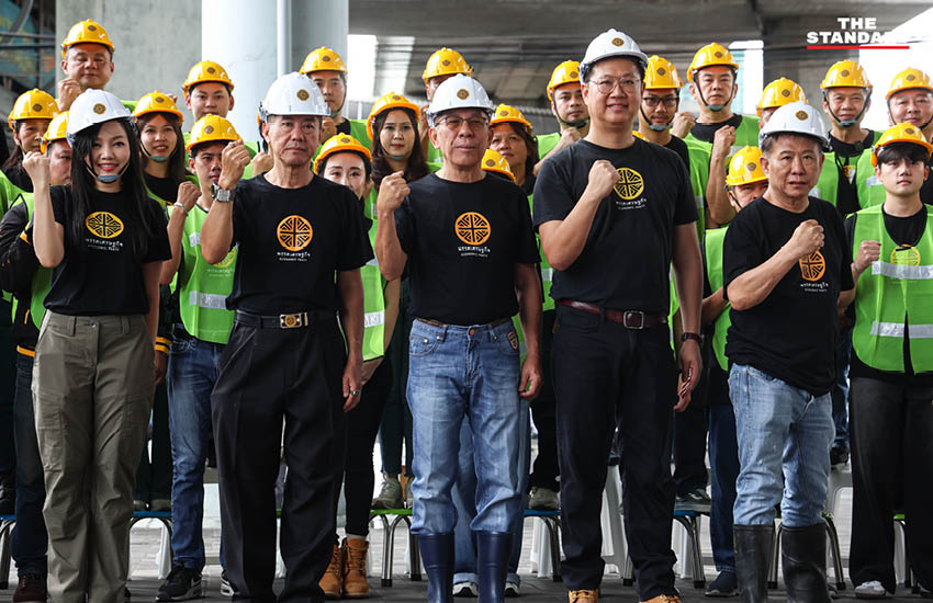 พล.ต.ท. ชาญเทพ เสสะเวช และ พล.อ.รังษี กิติญาณทรัพย์ แถลงข่าวเปิดตัวผู้สมัครผู้ว่าฯ กทม. 1