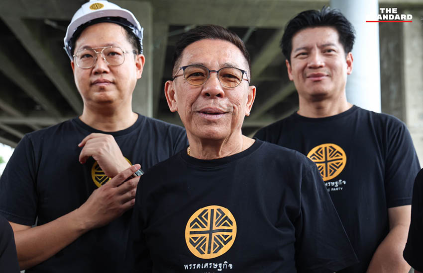 พล.ต.ท. ชาญเทพ เสสะเวช และ พล.อ.รังษี กิติญาณทรัพย์ แถลงข่าวเปิดตัวผู้สมัครผู้ว่าฯ กทม. 5