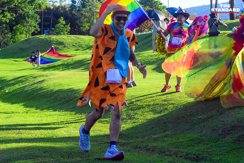ผู้เข้าร่วมงาน Chiang Mai Pride 2026 เดิน-วิ่งในกิจกรรม 'Run for Gender Recognition Act' เพื่อสนับสนุนร่างกฎหมายรับรองอัตลักษณ์ทางเพศ 2