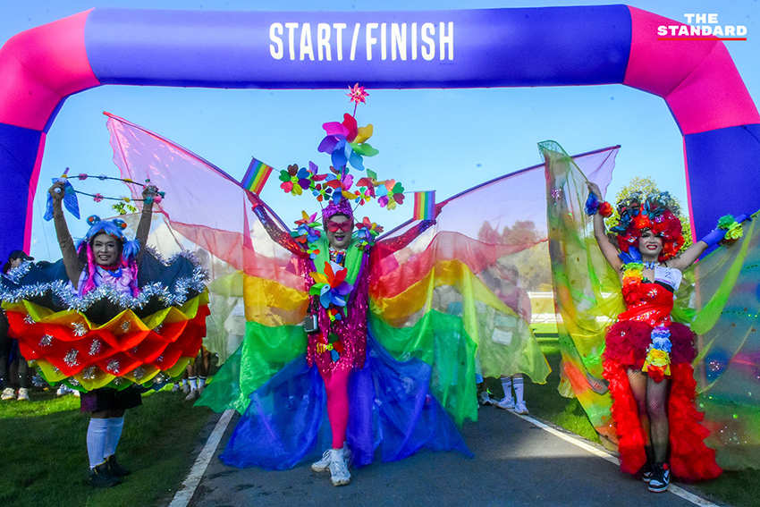 ผู้เข้าร่วมงาน Chiang Mai Pride 2026 เดิน-วิ่งในกิจกรรม 'Run for Gender Recognition Act' เพื่อสนับสนุนร่างกฎหมายรับรองอัตลักษณ์ทางเพศ 3