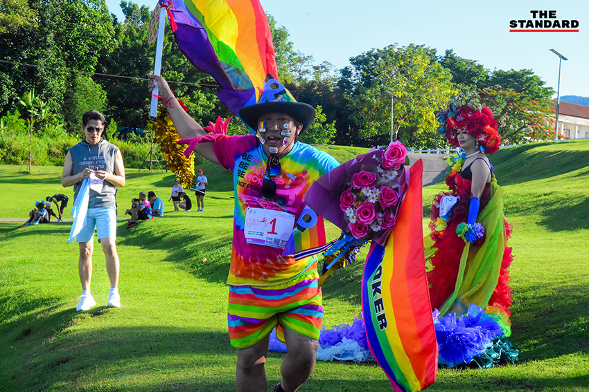 ผู้เข้าร่วมงาน Chiang Mai Pride 2026 เดิน-วิ่งในกิจกรรม 'Run for Gender Recognition Act' เพื่อสนับสนุนร่างกฎหมายรับรองอัตลักษณ์ทางเพศ 4