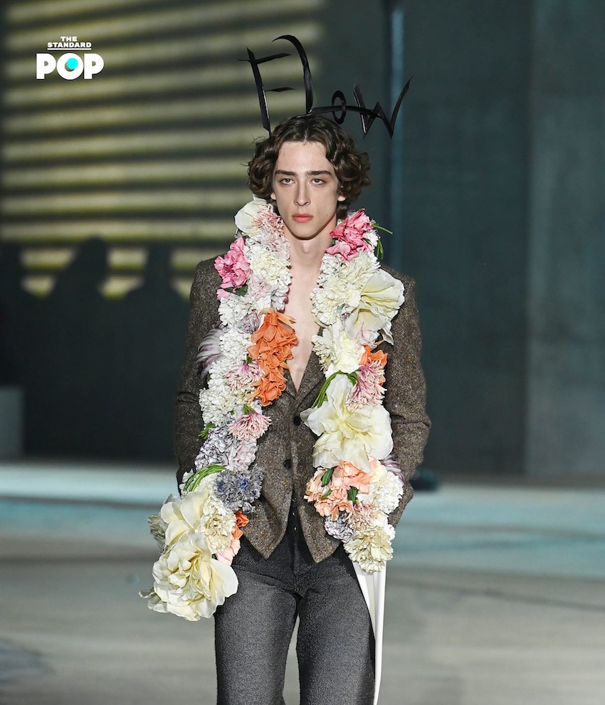 JISOO, Anya-Taylor Joy, Sabrina Carpenter และ Miley Cyrus ร่วมชมแฟชั่นโชว์ Dior Cruise 2027 ที่ LACMA 6
