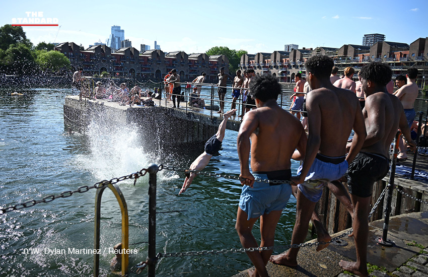 ประชาชนในยุโรปคลายร้อนจากคลื่นความร้อนรุนแรง 7