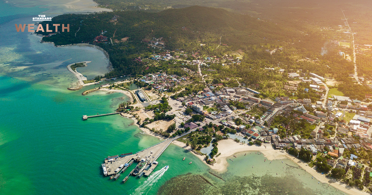 ภาพมุมสูงแสดงเมืองท้องศาลา เกาะพะงัน