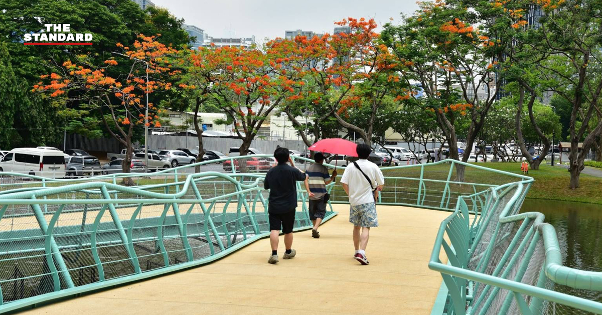 ภาพสะพานเขียวที่ปรับปรุงแล้วเสร็จ เชื่อมต่อ สวนลุมพินี และ สวนเบญจกิติ พร้อมเปิดใช้งาน