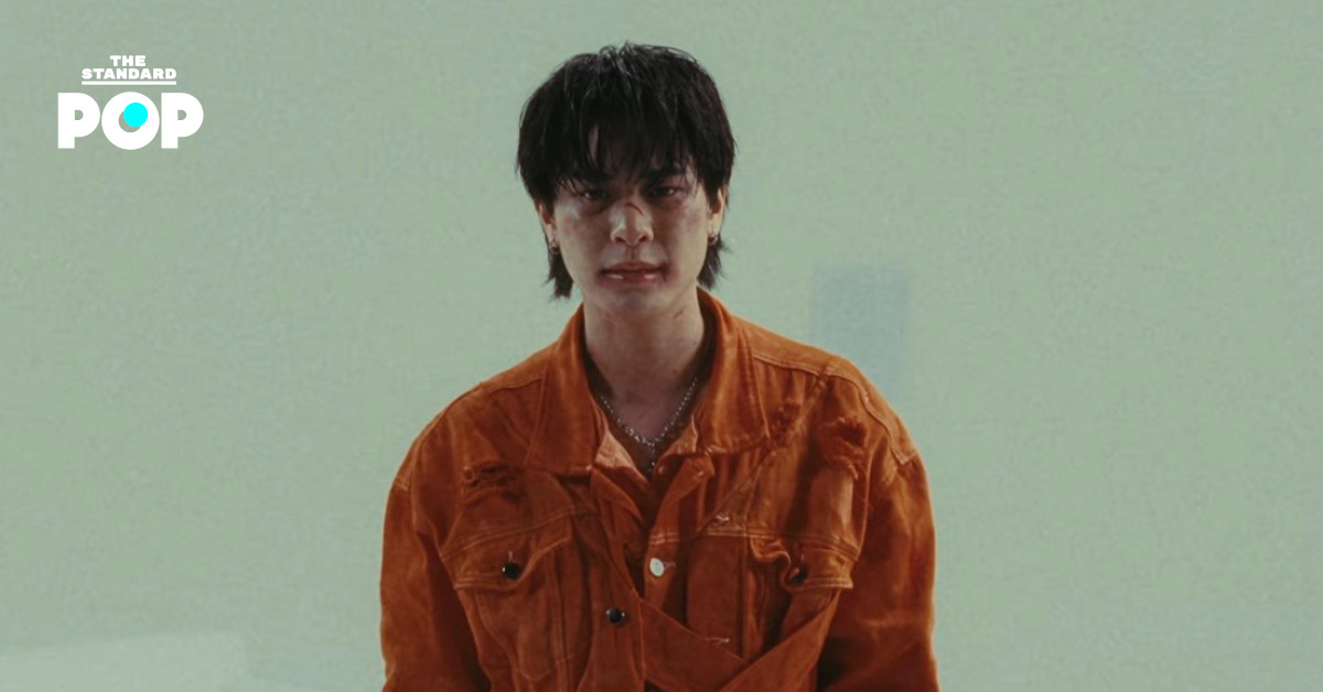 แจ๊คกี้ จักริน ในภาพโปรโมทซิงเกิล ‘อย่าลืมใจร้าย (DON’T FORGET)’
