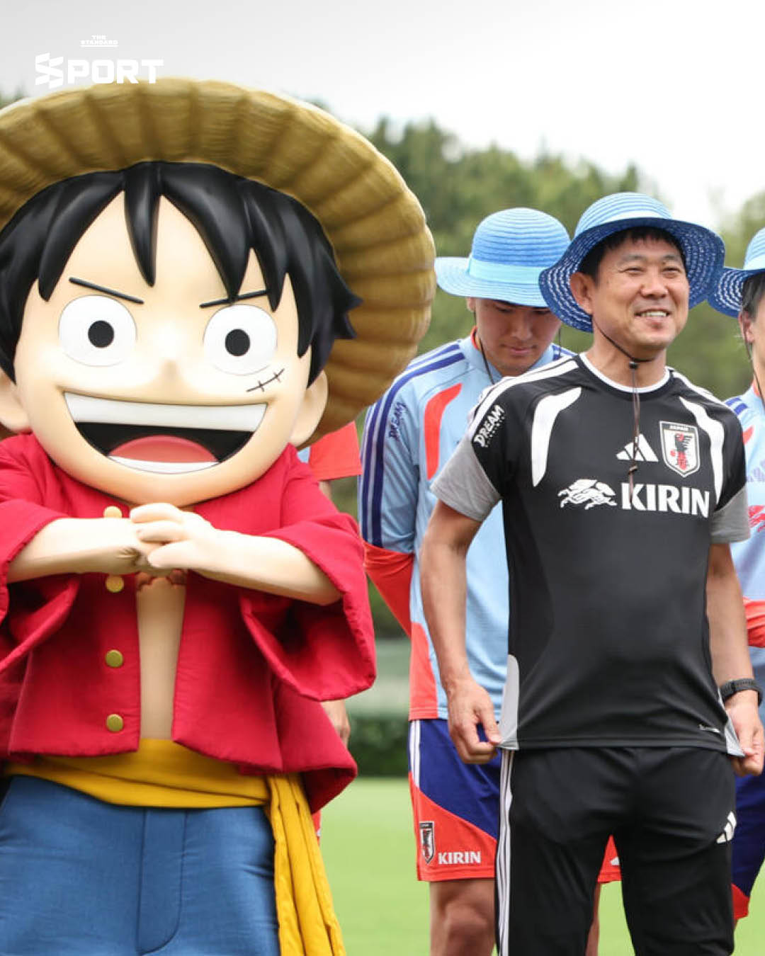วาตารุ เอ็นโดะ กัปตันทีมชาติญี่ปุ่นสวมหมวกฟางสีน้ำเงินจาก ONE PIECE 5
