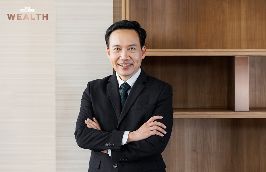 ภาพ วิน พรหมแพทย์ และ เอนีส ตียาสิริ ผู้บริหาร KAsset และ J.P. Morgan Asset Management 10
