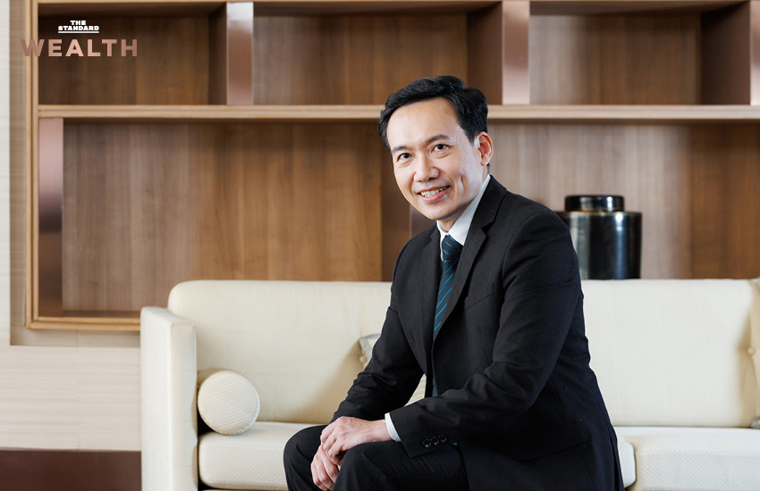 ภาพ วิน พรหมแพทย์ และ เอนีส ตียาสิริ ผู้บริหาร KAsset และ J.P. Morgan Asset Management 3
