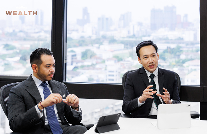 ภาพ วิน พรหมแพทย์ และ เอนีส ตียาสิริ ผู้บริหาร KAsset และ J.P. Morgan Asset Management 5