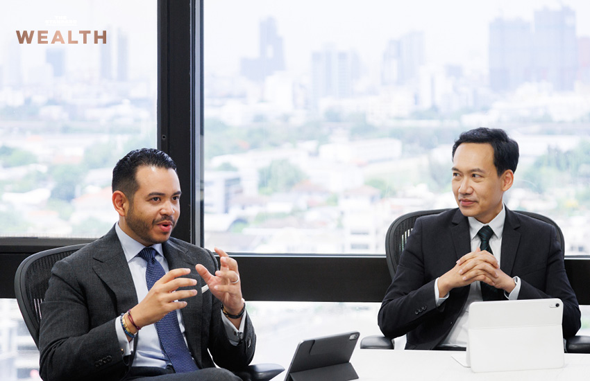 ภาพ วิน พรหมแพทย์ และ เอนีส ตียาสิริ ผู้บริหาร KAsset และ J.P. Morgan Asset Management 7