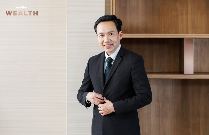 ภาพ วิน พรหมแพทย์ และ เอนีส ตียาสิริ ผู้บริหาร KAsset และ J.P. Morgan Asset Management 8