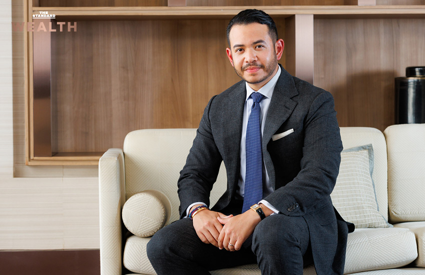 ภาพ วิน พรหมแพทย์ และ เอนีส ตียาสิริ ผู้บริหาร KAsset และ J.P. Morgan Asset Management 9