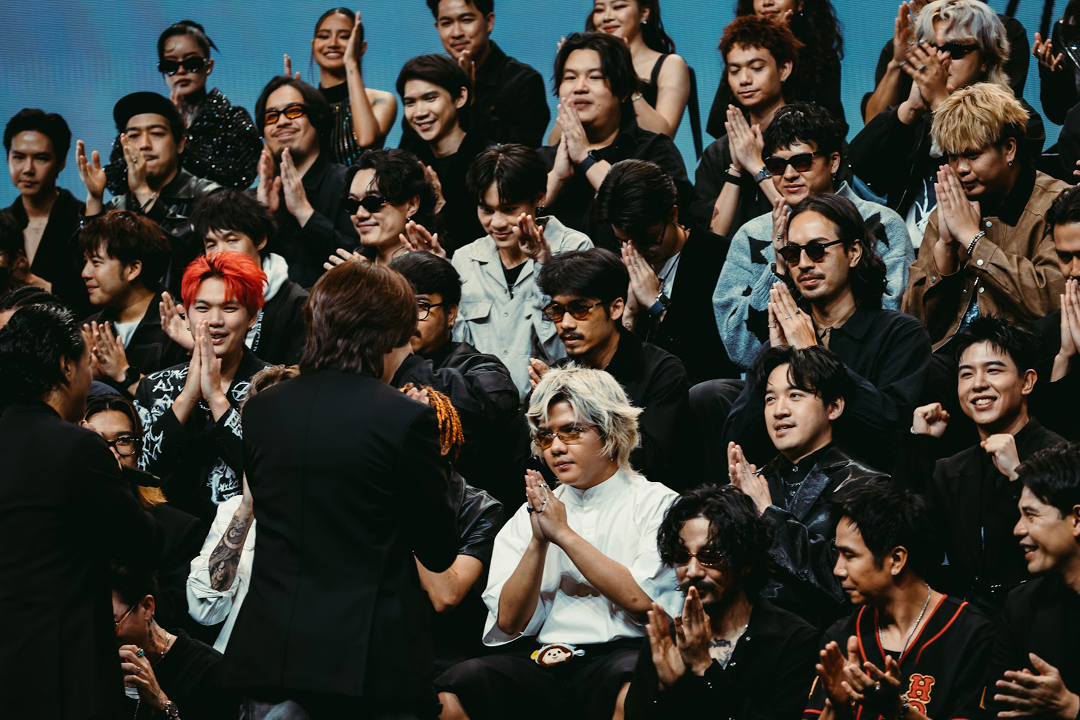 ศิลปินและผู้บริหารบนเวทีงานเปิดตัวค่ายเพลง ครึ่งเก้า GROUP ในอีเวนต์ INTO THE OTHER HALF 3