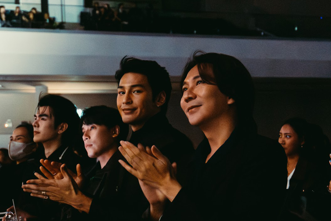 ศิลปินและผู้บริหารบนเวทีงานเปิดตัวค่ายเพลง ครึ่งเก้า GROUP ในอีเวนต์ INTO THE OTHER HALF 4